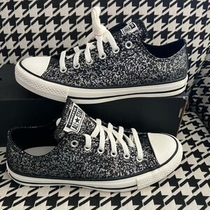 Converse CTAS OX Sneakers- Size 10